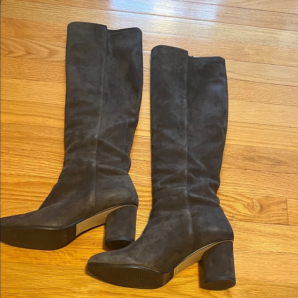 Stuart Weitzman Eloise Asphalt Suede Heeled Boots - Picture 13 of 15